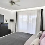 בית נופש Palm Duplex *
